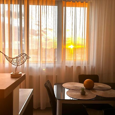 Taste Of Iasi - Two Room Apartment - Central - Sunset Touch Ngoại thất bức ảnh
