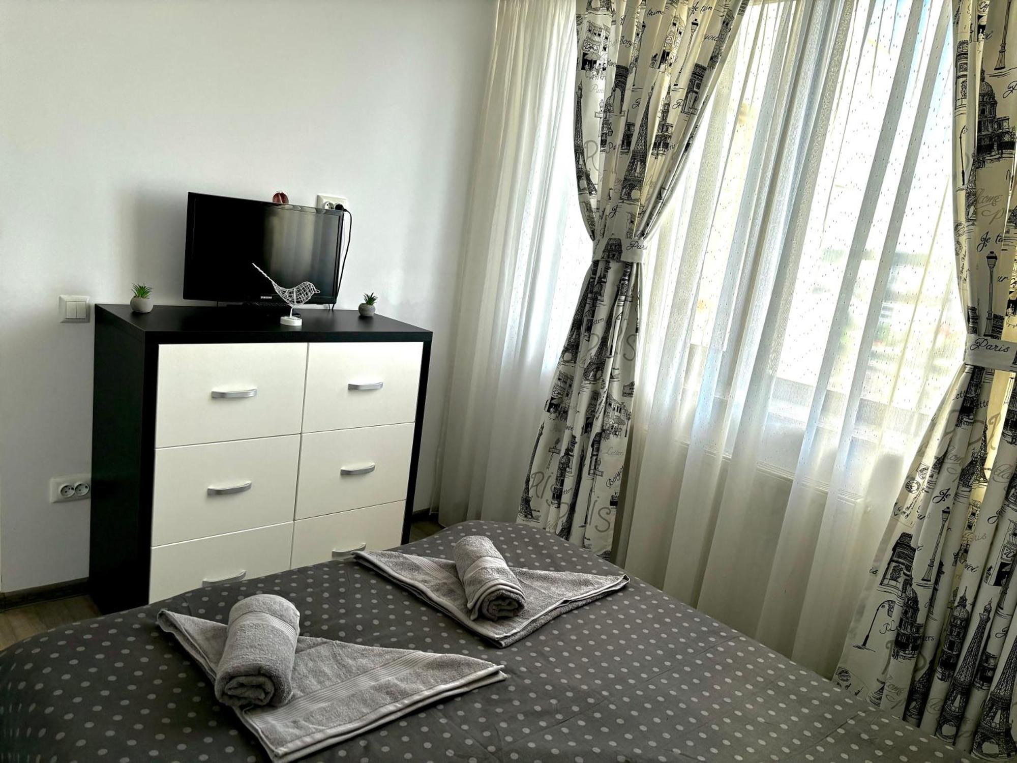 Taste Of Iasi - Two Room Apartment - Central - Sunset Touch Ngoại thất bức ảnh